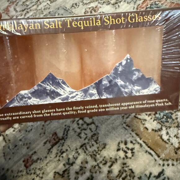 Himalayan‎ Salt Tequila Shot Glasses Set of 4 | Hand-Carved | The Spice Lab - Picture 4 of 5